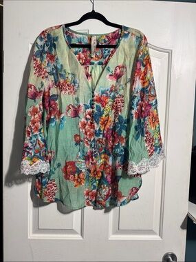 Aratta Silent Journey Floral Boho Top | Size Medium | Lace Trim Sleeve